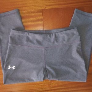 Under Armour women's compression workout shorts -S